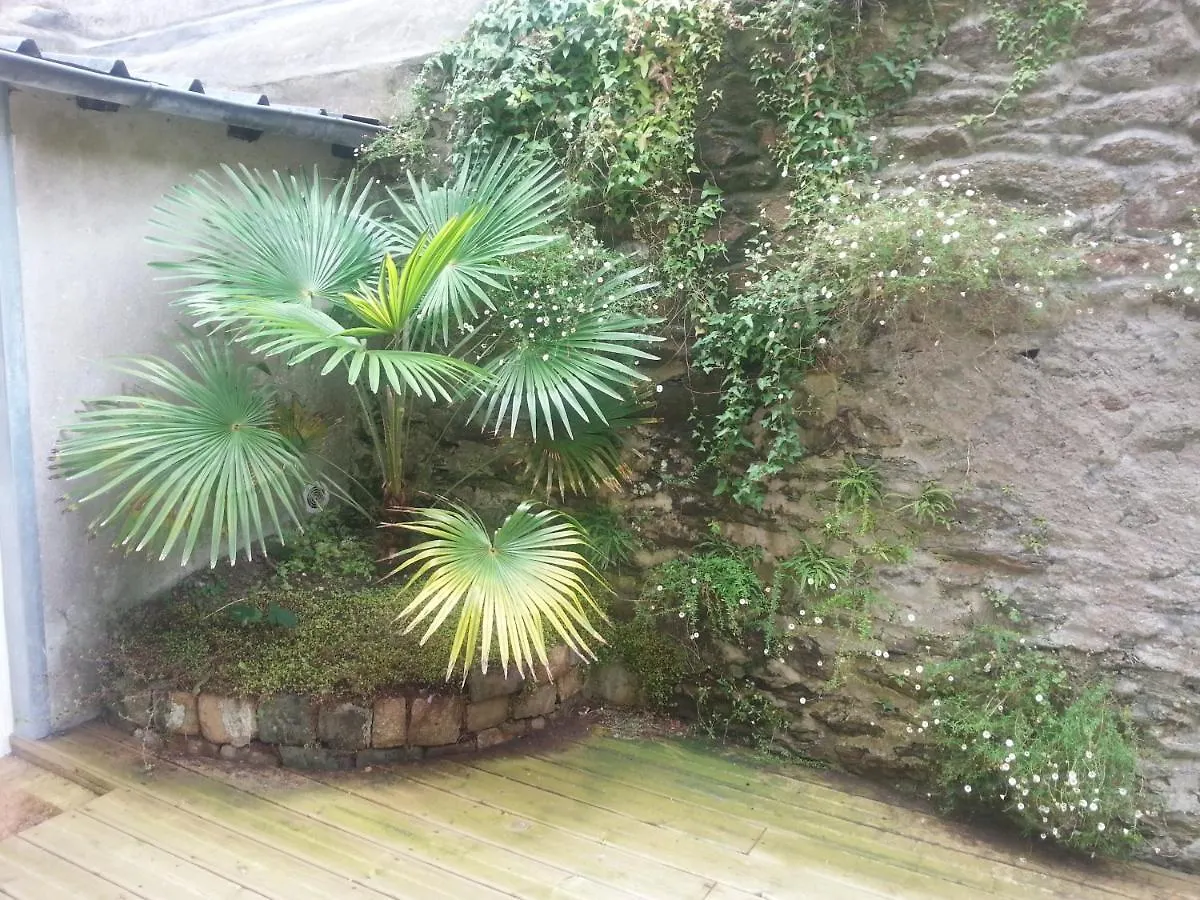 Studio Avec Terrasse, Proche Tram Apartment Brest